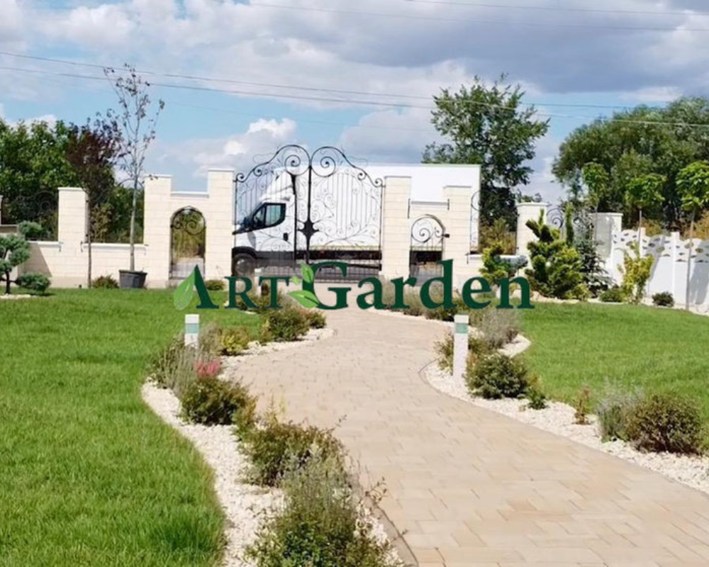 Grădină amenajată în stil Toscan