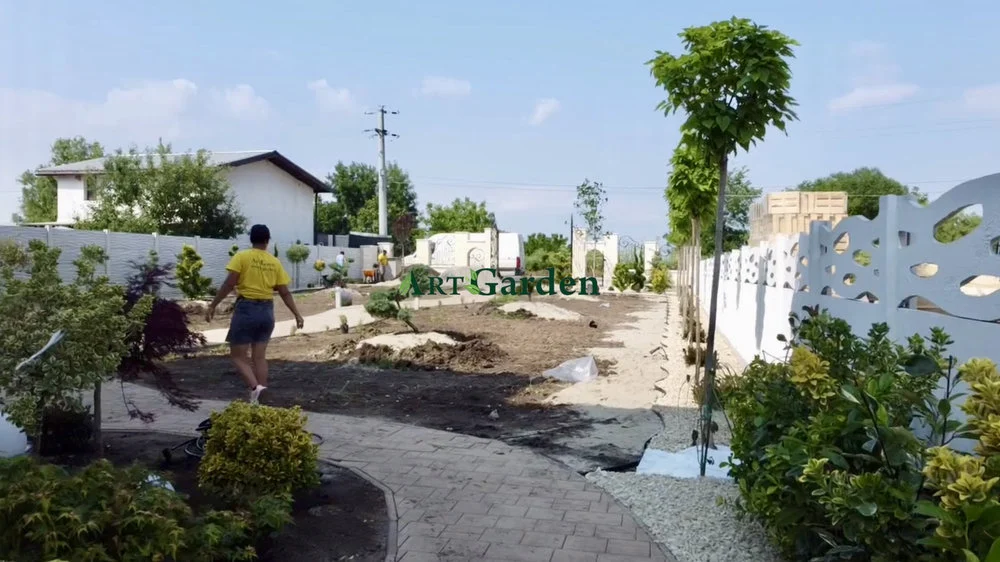 Grădină amenajată în stil Toscan
