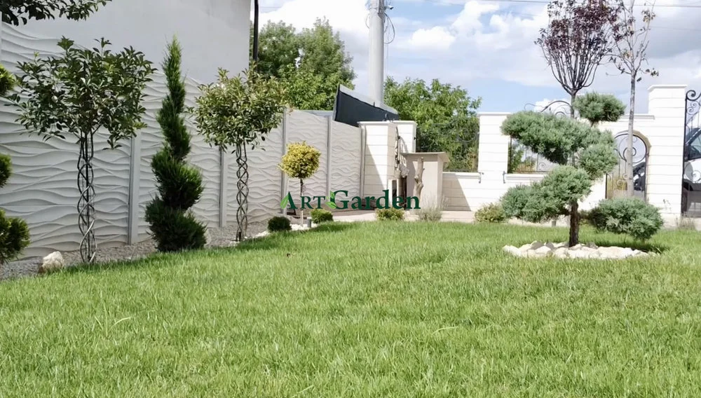 Grădină amenajată în stil Toscan